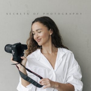 SECRETS OF PHOTOGRAPHY